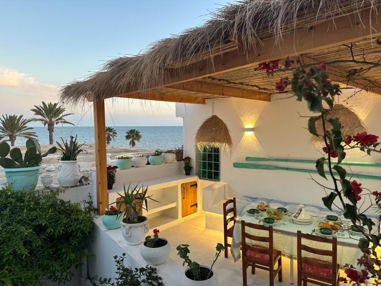 Dar El Mahdia By Daldoul Bed & Breakfast Bagian luar foto